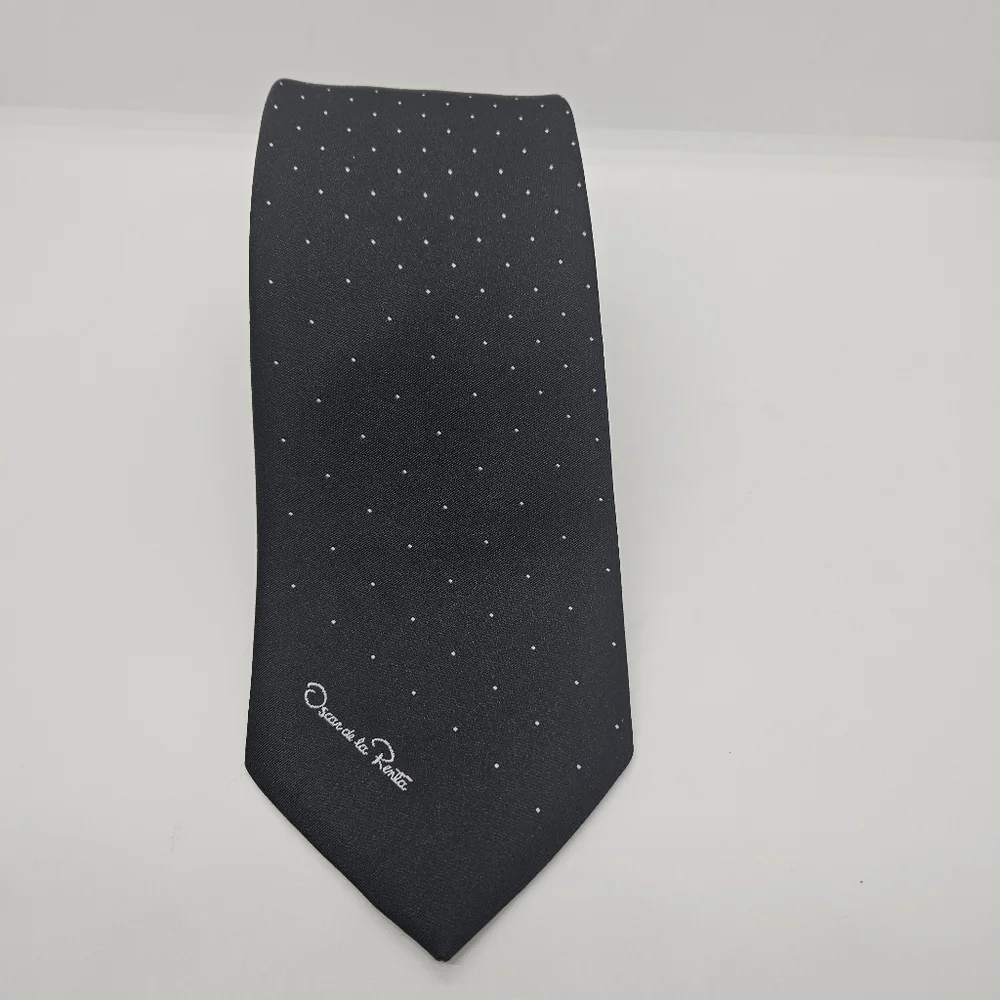 Oscar de la Renta black tie with tiny white dots 58.5 in long 3.25 in wide